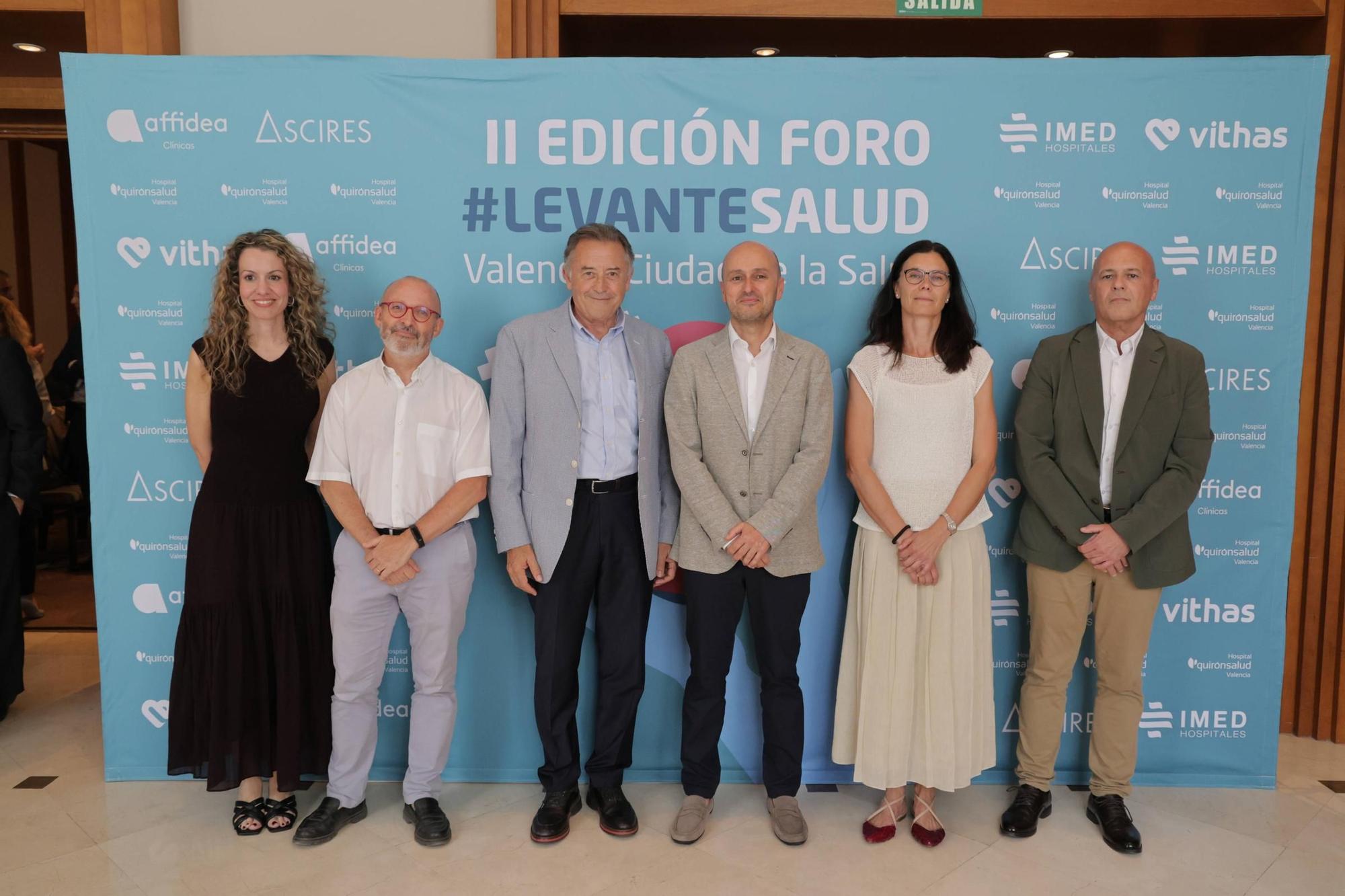 Silvia Tomás (Prensa Ibérica), Joaquín Montenegro (Quirónsalud), Dr. Luis Martí Bonmatí (Quibim), Gonzalo Salvador (Quirónsalud), Begoña Comendador (Secretaria Autonómica de Sanidad) y Joan Carles Martí (Levante-EMV).jpg