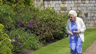Isabel II homenajea al duque de Edimburgo el día en que hubiera cumplido cien años