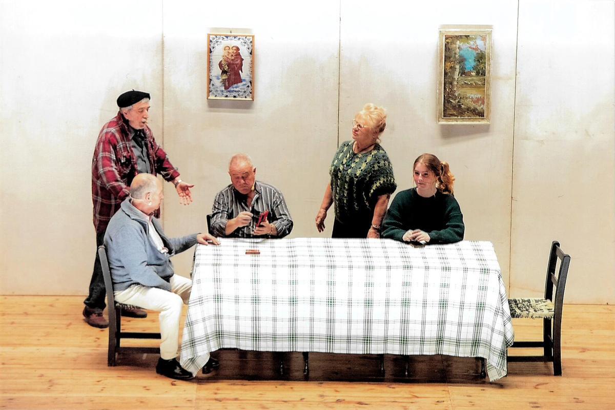 Algunos miembros del Grup de Teatre de l’Associació de Vesins des Molí.