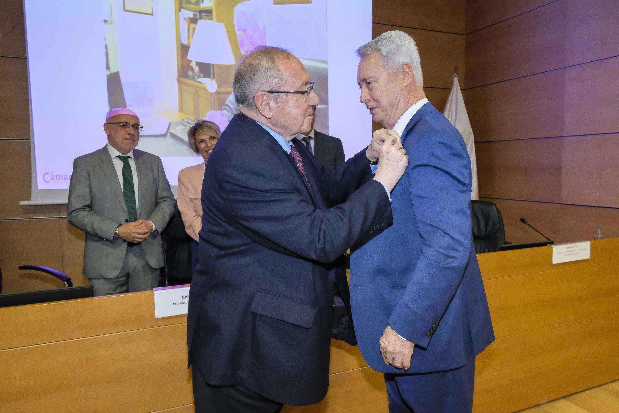 José Sánchez Tinoco recibe la Medalla de Oro de la Orden Cameral de España por su gestión