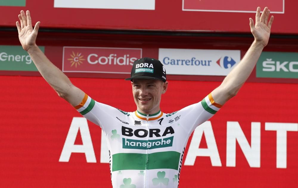 Sam Bennett gana la tercera etapa de la Vuelta.