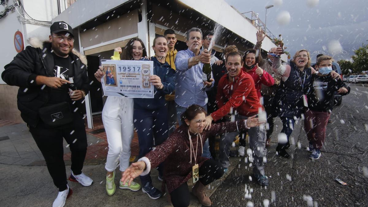 La lotería de Navidad deja en Baena y Fernán Núñez 3 millones del 3º Premio.