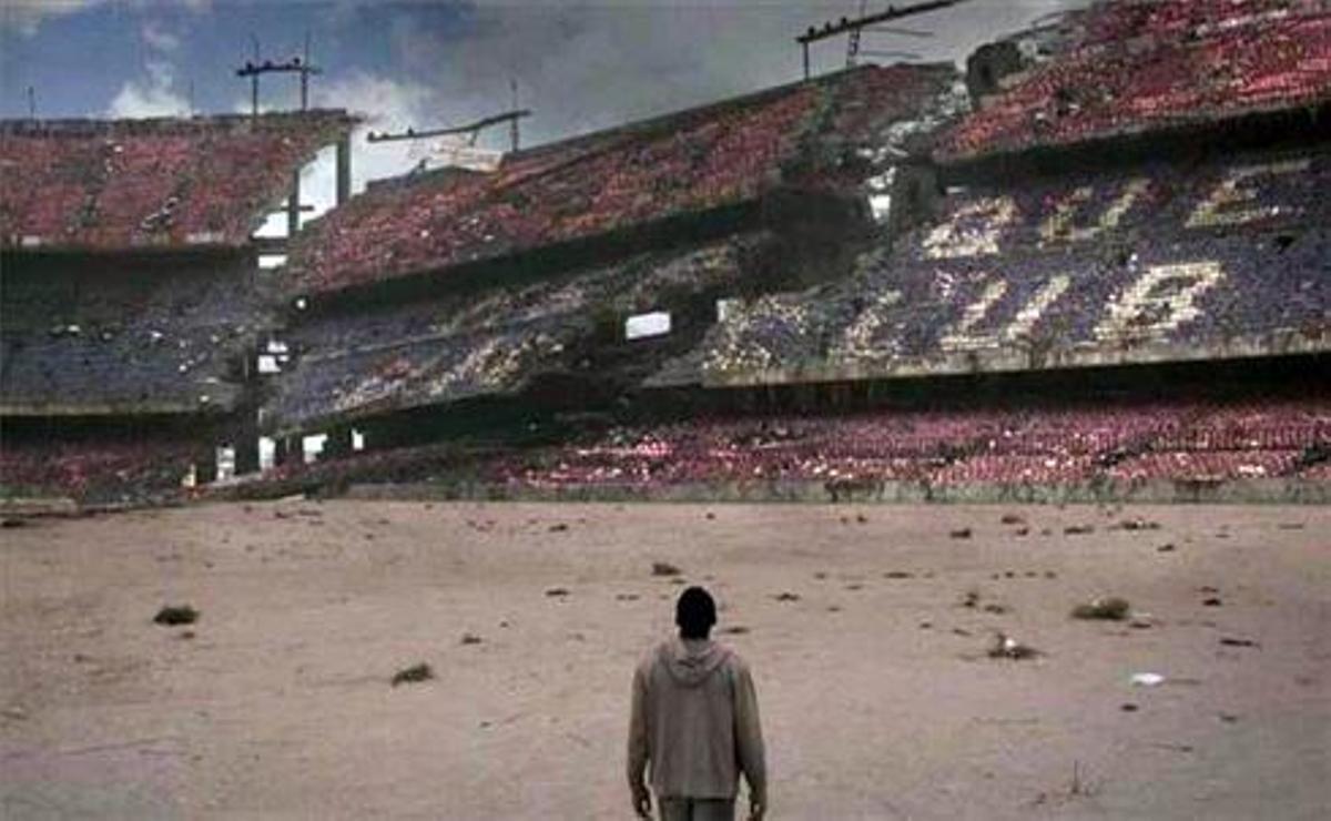 Un Camp Nou en ruinas en la película 'Segon Origen'.