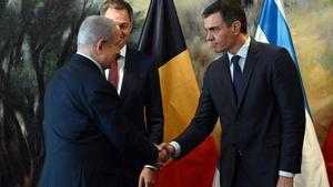 Pedro Sanchez junto a Benjamin Netanyahu.