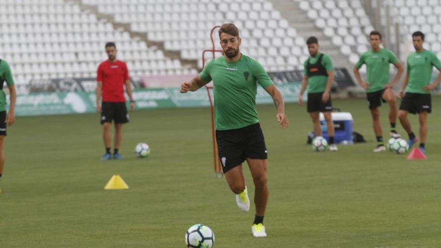 El Córdoba vuelve a los entrenamientos con Aguza y Josema