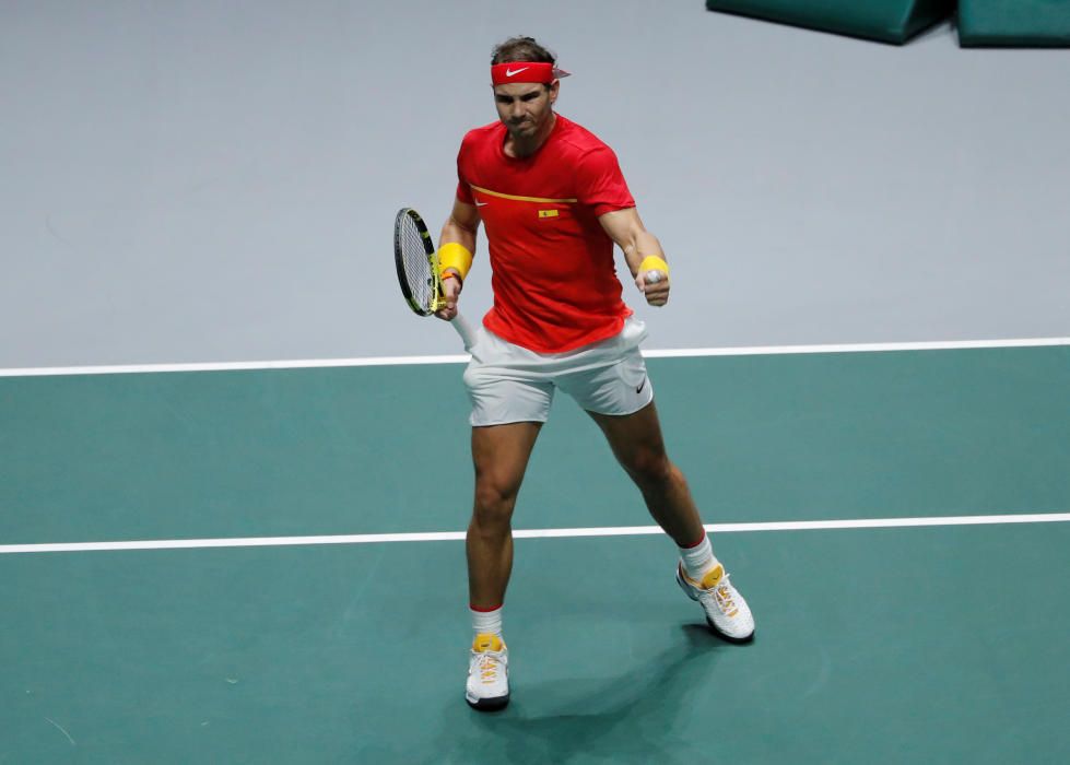 Un Nadal invencible deixa la sisena Davis a Espanya