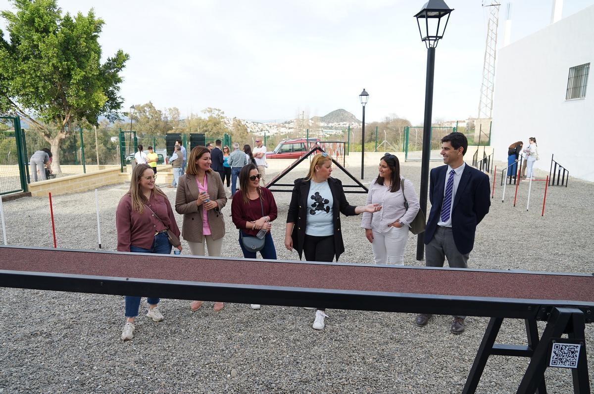 El parque canino de Coín está situado en la calle Águila de la urbanización Félix Rodríguez de la Fuente.