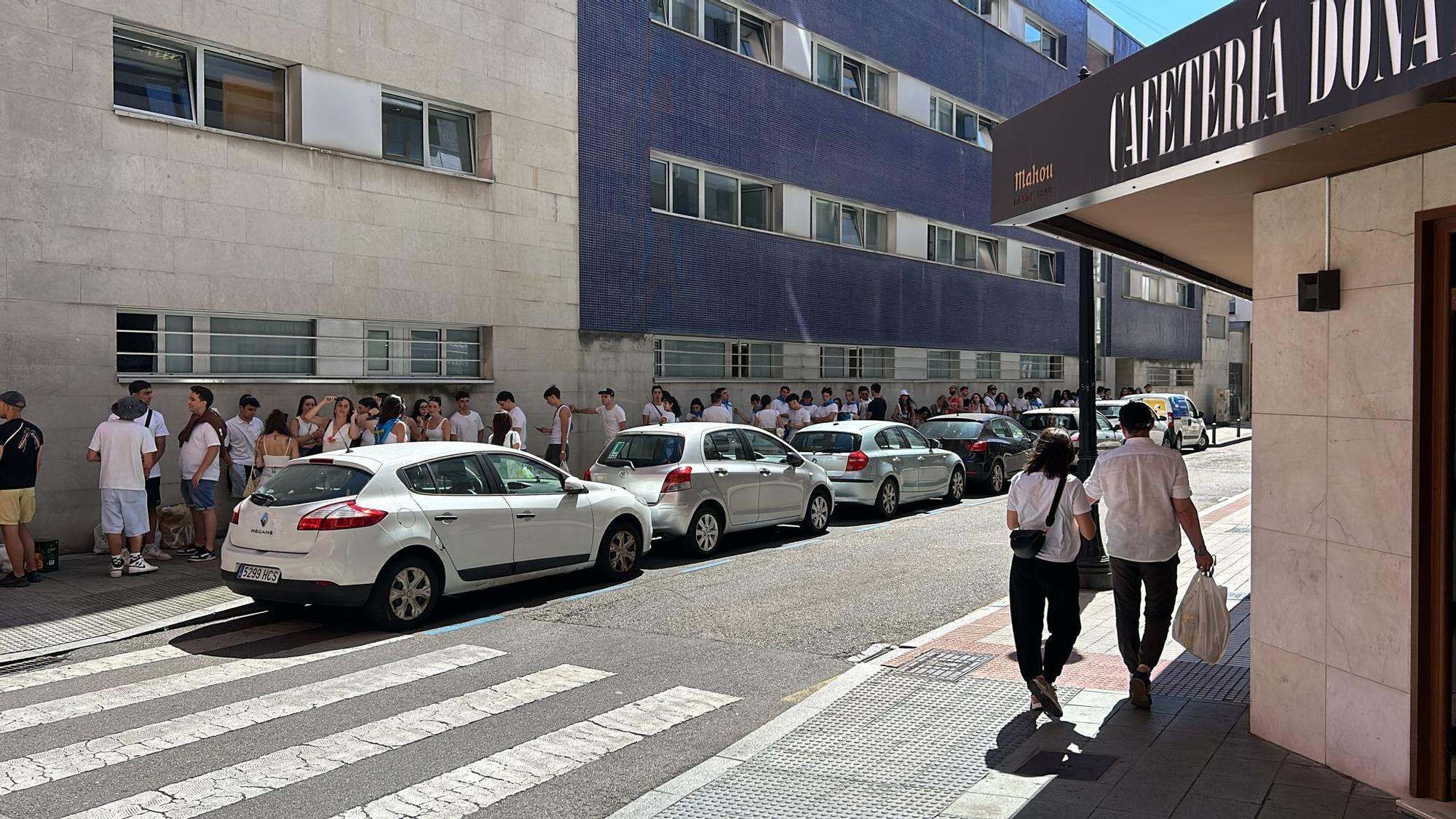 Colas kilométricas para los autobuses de Gijón al Carmín de la Pola