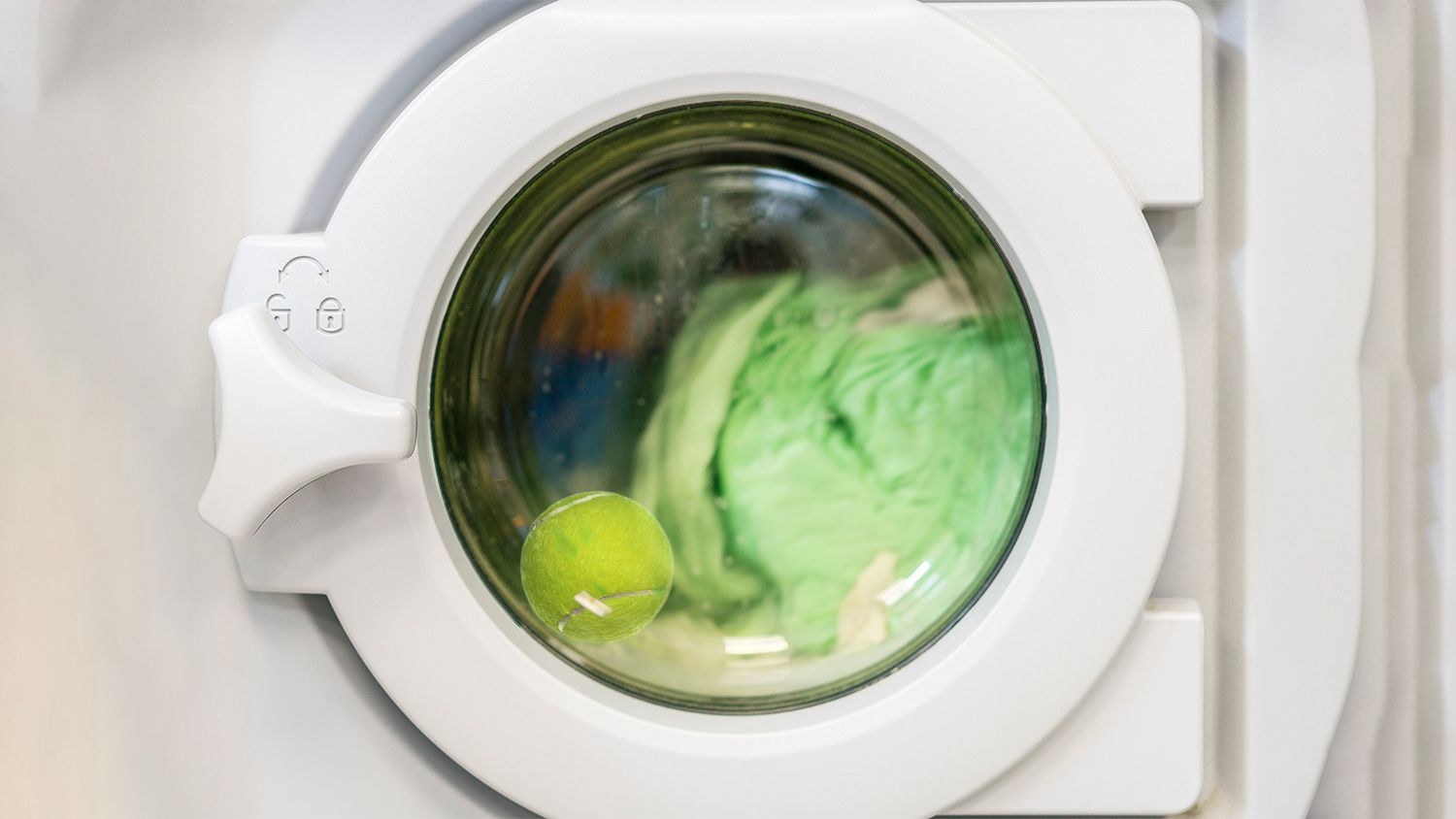 Nadie lo puede creer: estas bolas mágicas se meten en la lavadora y secan  la ropa
