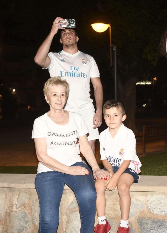 Así celebraron los madridistas la decimocuarta en la Plaza Circular de Murcia