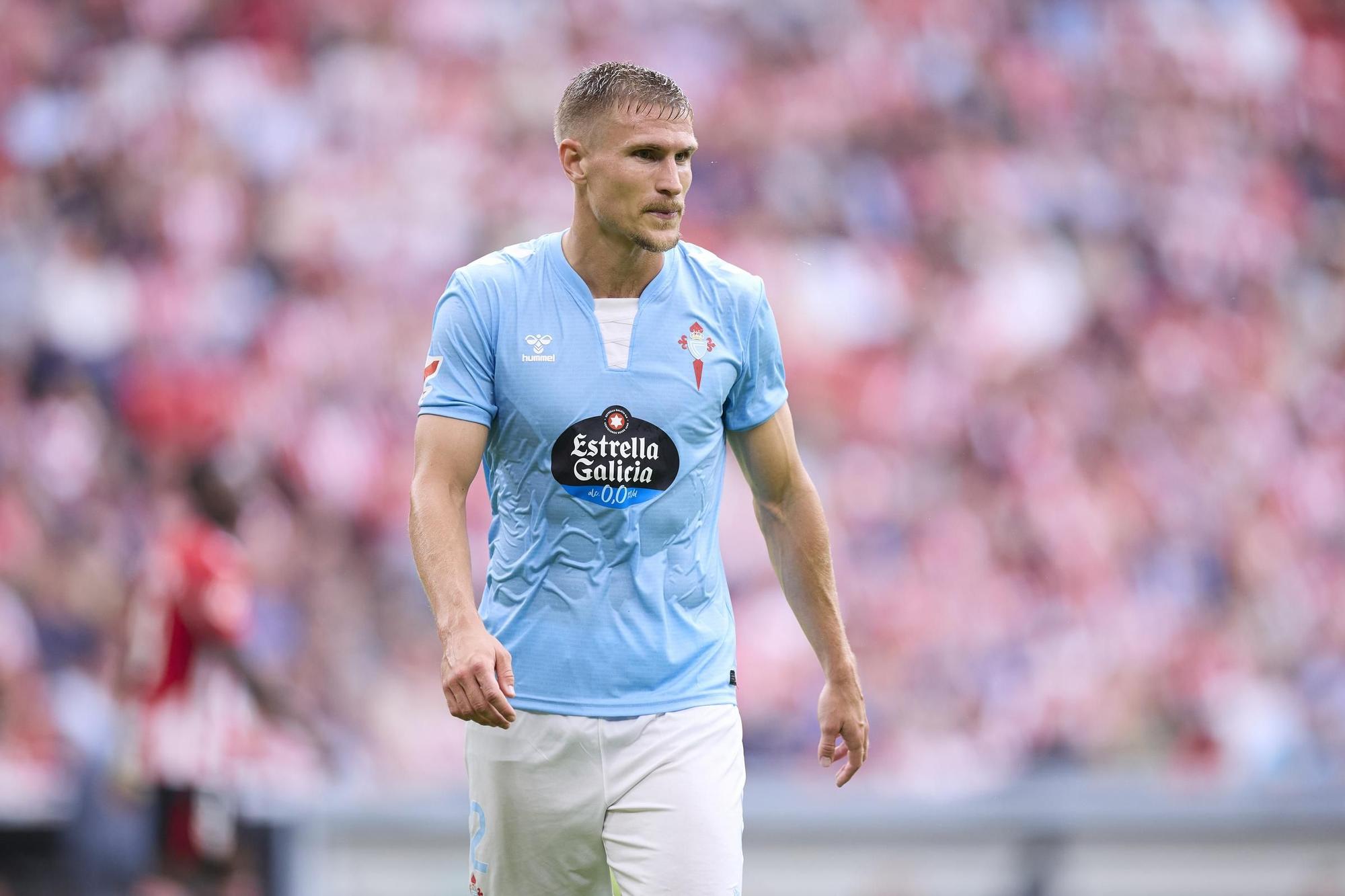 Carl Starfelt of RC Celta de Vigo looks on during the LaLiga EA Sports match between Athletic Club and RC Celta de Vigo at San Mames on September 22, 2024, in Bilbao, Spain. AFP7 22/09/2024 ONLY FOR USE IN SPAIN / Ricardo Larreina / AFP7 / Europa Press;2024;SPAIN;Soccer;Sport;ZSOCCER;ZSPORT;Athletic Club de Bilbao v RC Celta de Vigo- La Liga EA Sports;