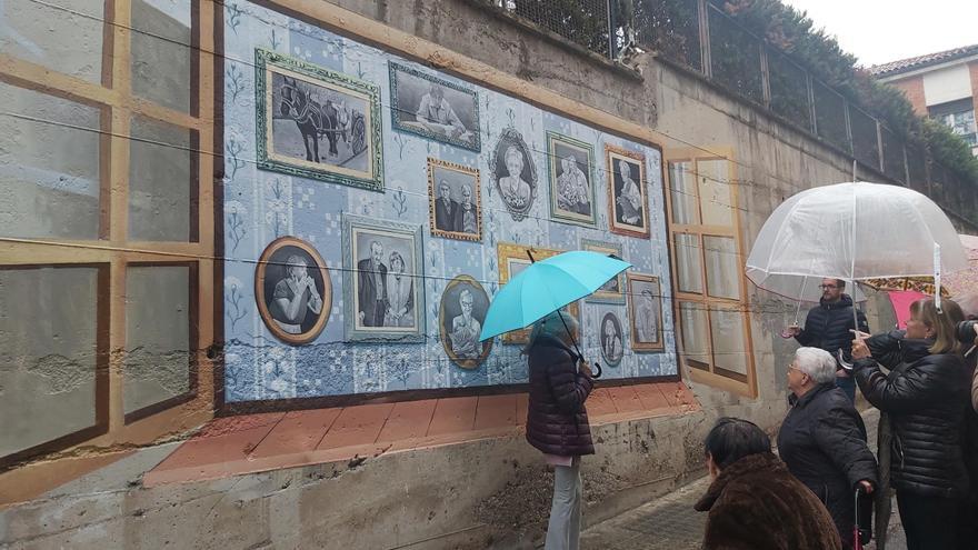 Les Escodines inaugura el mural de la seva gent gran