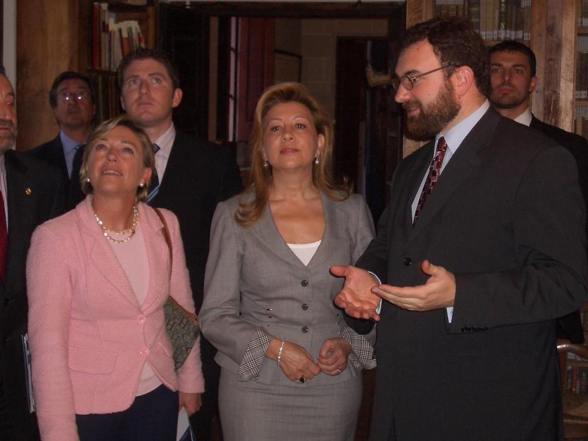 Guillem Ginard, con Dolça Mulet y Maria Antònia Munar (2006)