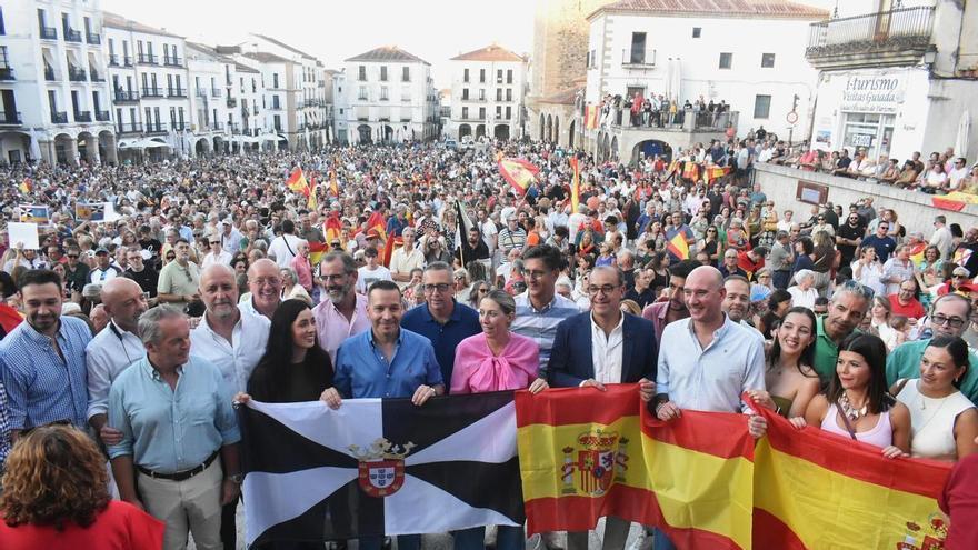 Galería | Las manifestaciones en apoyo de Ceuta en Extremadura, en imágenes