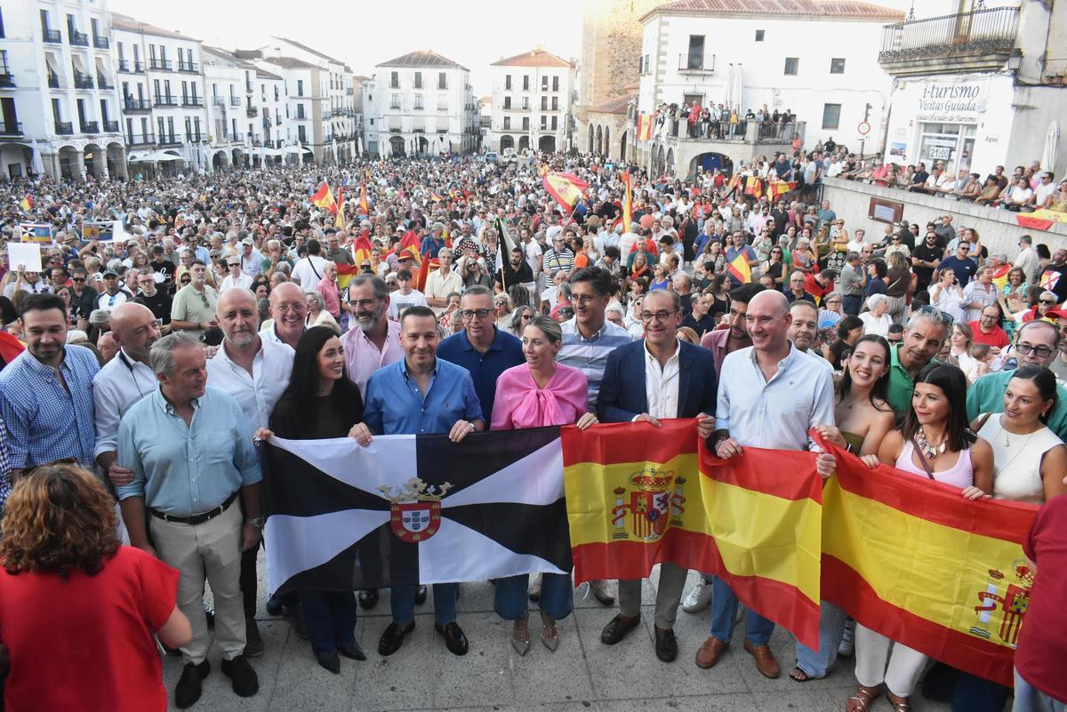 Galería | Las manifestaciones en apoyo de Ceuta en Extremadura, en imágenes