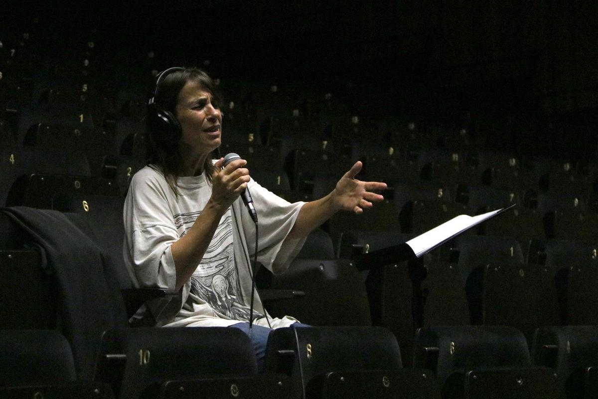 La cantant Lídia Pujol durant la gravació del nou disc a Torroella