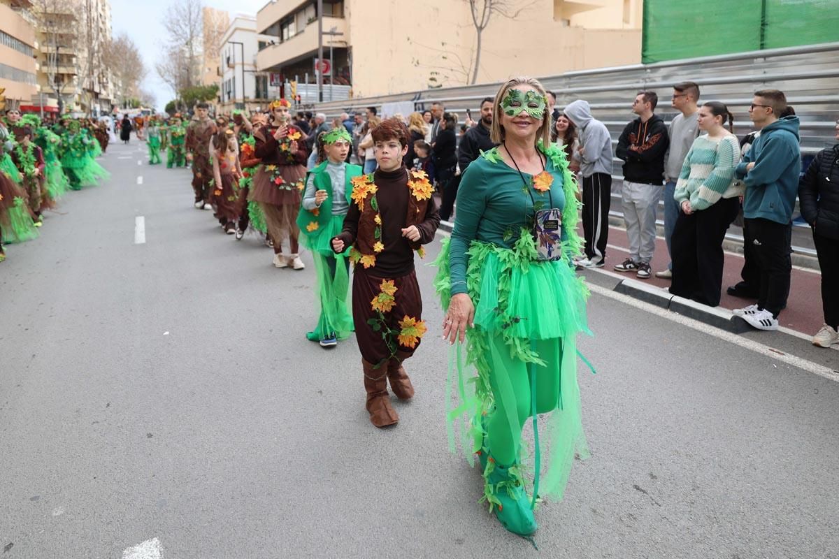 Búscate en las imágenes de la rúa de Carnaval de Ibiza