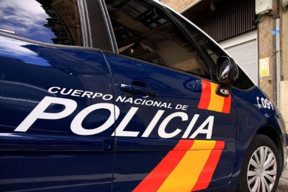 vehiculo-policia-nacional-1471528517076