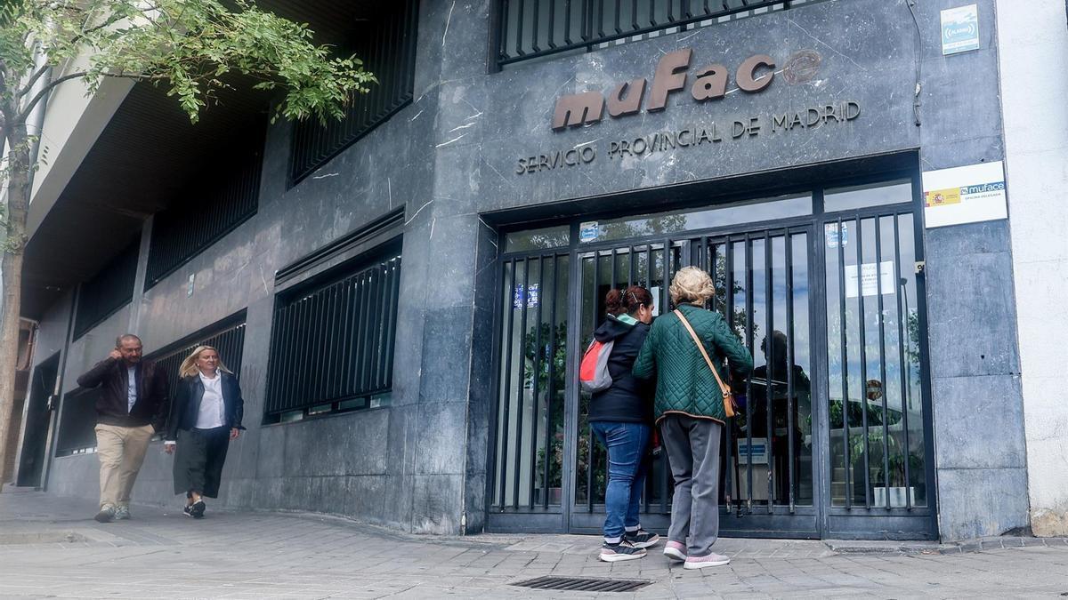 Fachada de un edificio de Muface en Madrid.