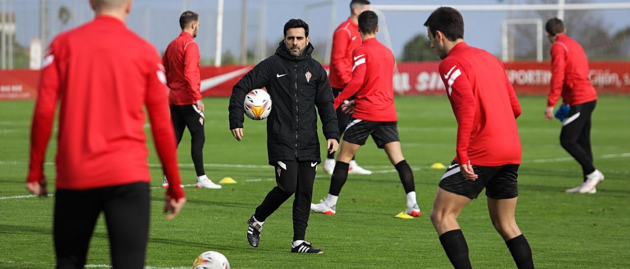 Un momento de un entrenamiento del Sporting.