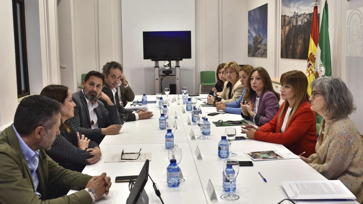 Cruz Roja presentó ayer el informe sobre los Asperones a las instituciones.