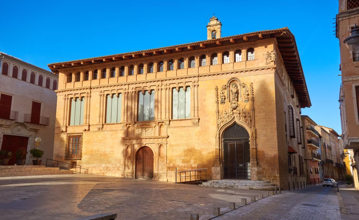 Xàtiva ofrece un numeroso acervo histórico-artístico y una gran variedad de  atractivos.