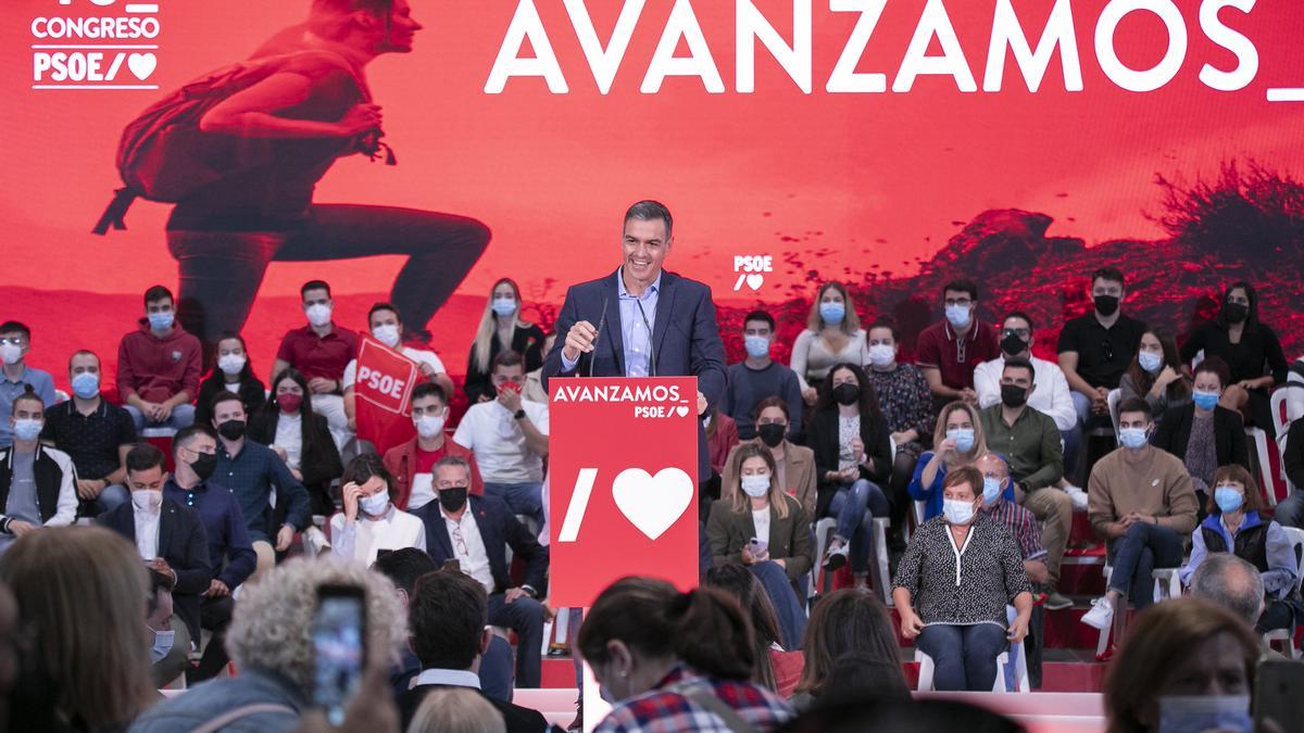 El secretario general del PSOE y presidente del Gobierno, Pedro Sánchez, durante el mitin de este pasado 10 de octubre de 2021 en Ponferrada, León.