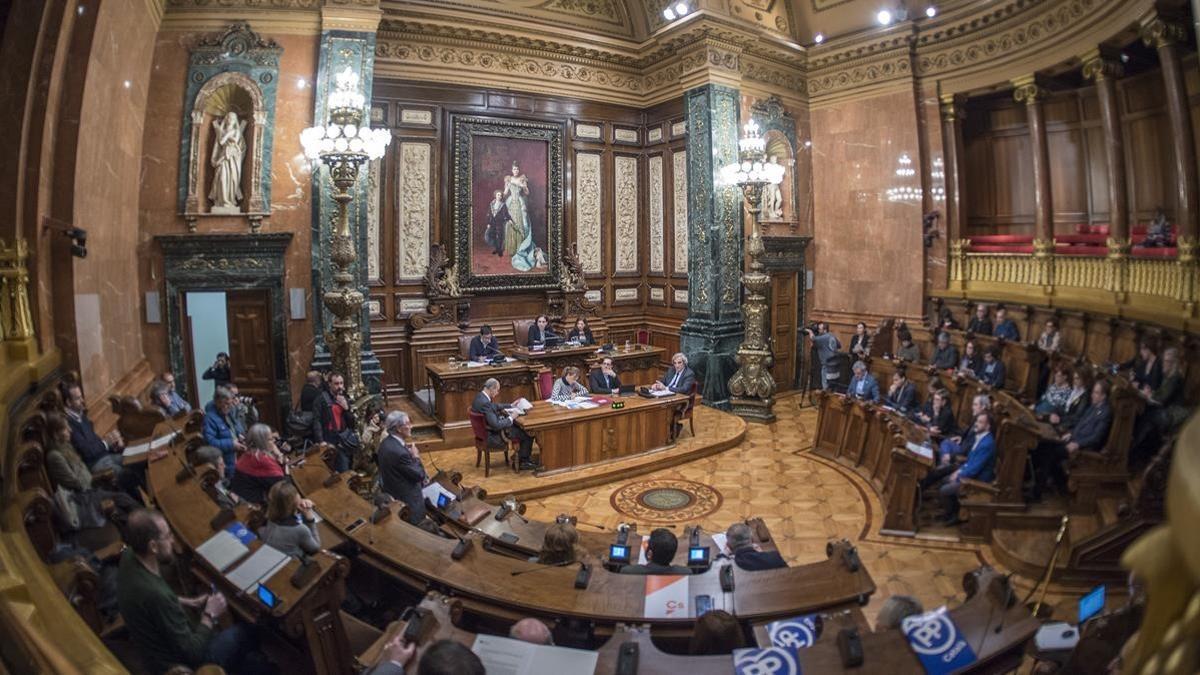 Sesión plenaria en el ayuntamiento de Barcelona.