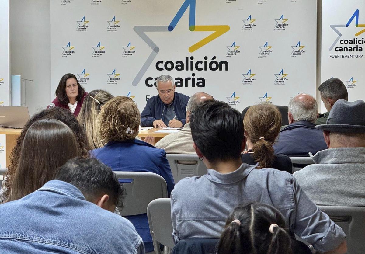 El líder de Asamblea Majorera en la isla, Mario Cabrera, en una reunión de la ejecutiva insular. | LP / DLP