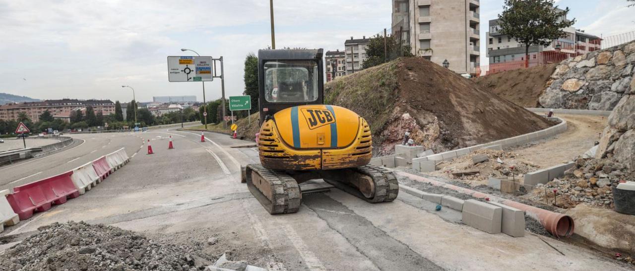 Estado de las obras del paso peatonal en su conexión con la Ronda Sur. | Irma Collín