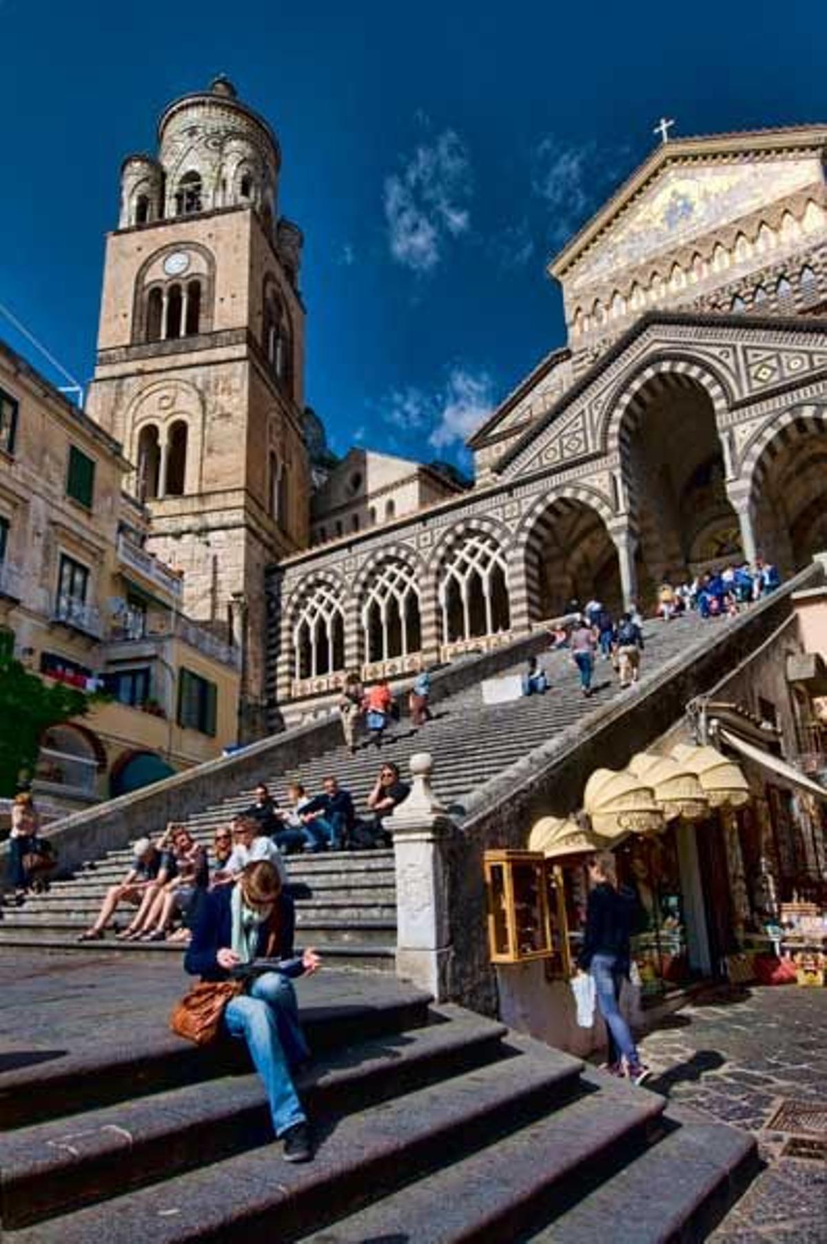 La catedral de Amalfi conserva en su interior la venerada reliquia del cuerpo incorrupto de San Andrés.