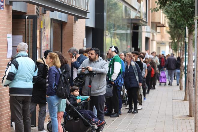 Colas por la supresión de la gratuidad de la tarjeta joven del bus