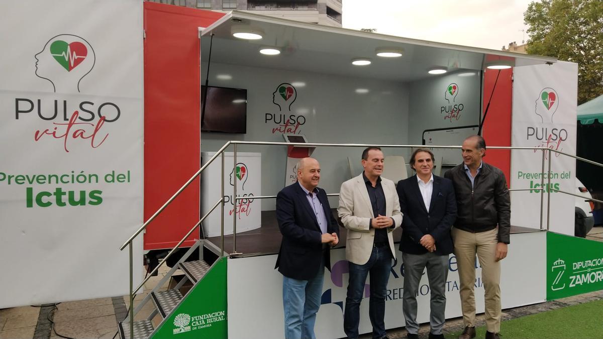 Feliciano Ferrero, Francisco José Requejo, José Luis Santos, y Óscar Iglesias, en el proyecto Pulso Vital, en La Marina