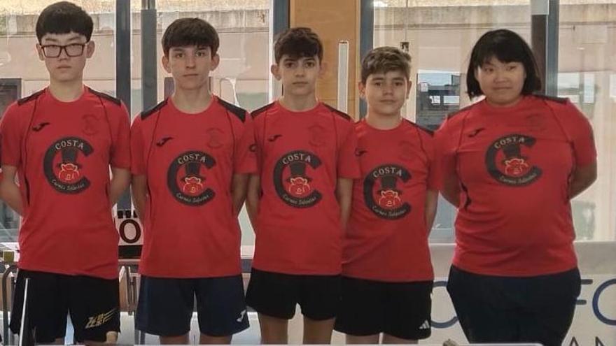 Los más jovenes del club de Oliva promocionan por el ascenso