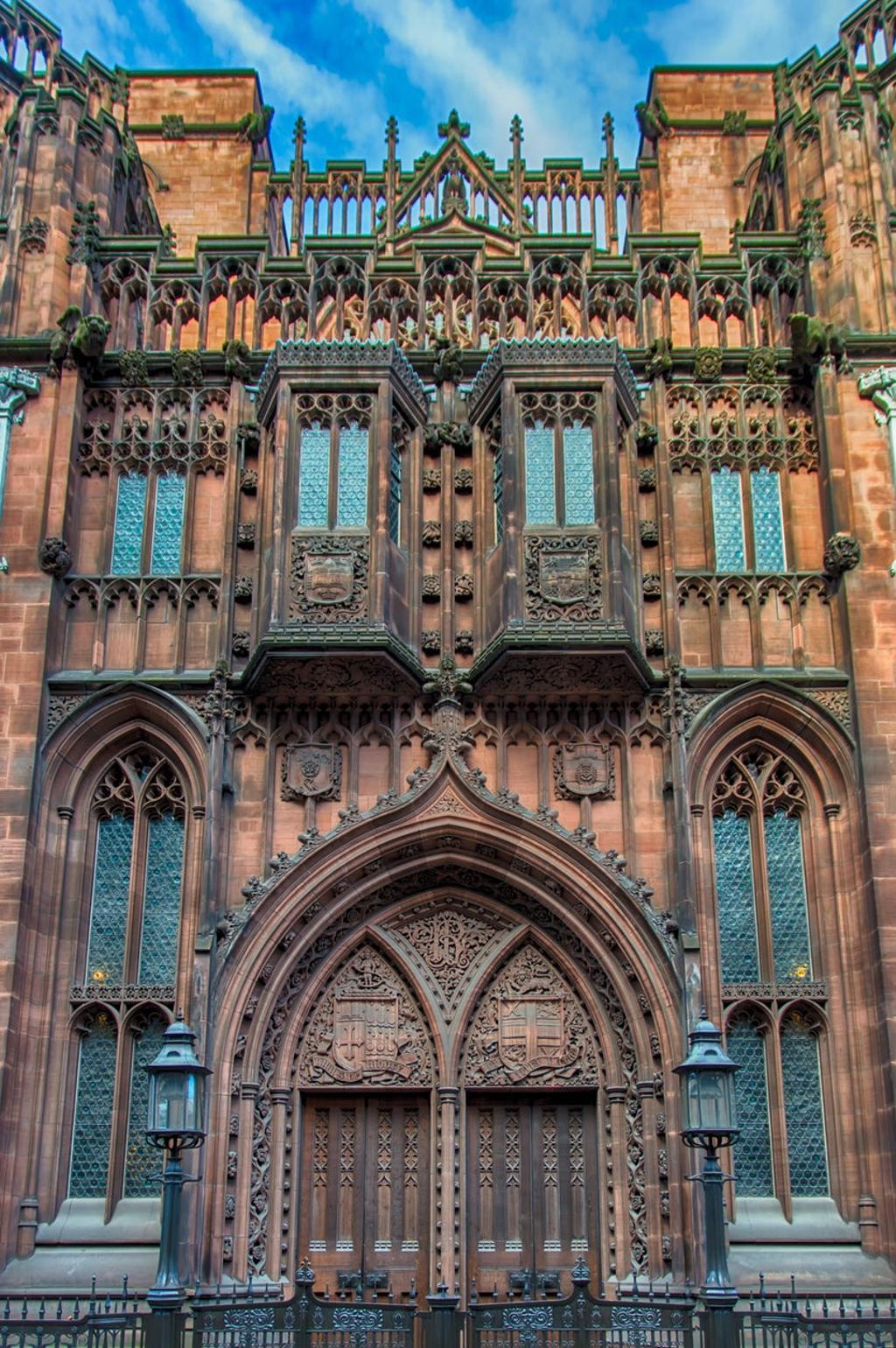 La preciosa entrada al John Rylands Library