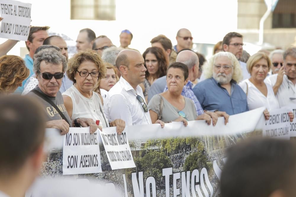 Concentración contra el terrorismo en Alicante