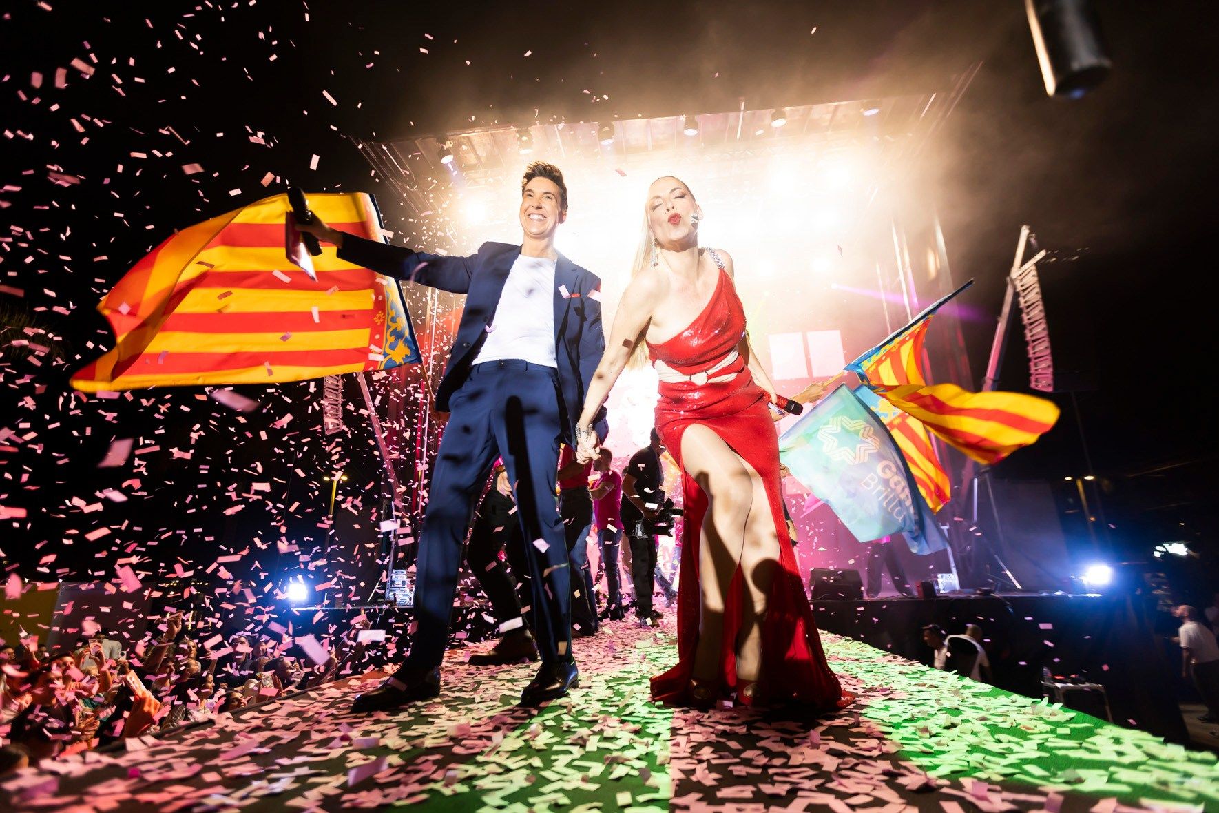 Gala y desfile Mr. Gay en la playa de Gandia
