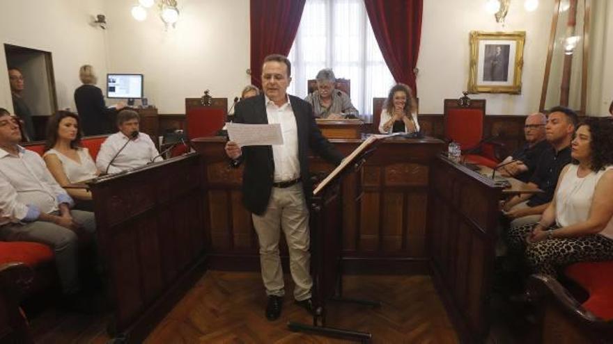 Dimas Vázquez, durante la sesión de investidura.