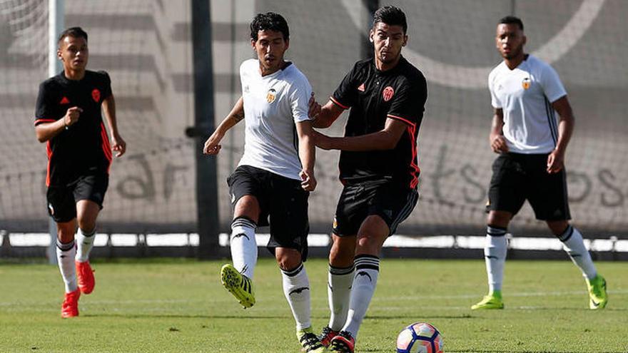 Negredo participa en la goleada del Valencia CF al filial (5-1)