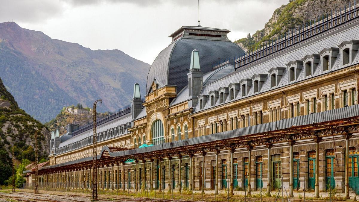 Fachada del Hotel Canfranc Estación