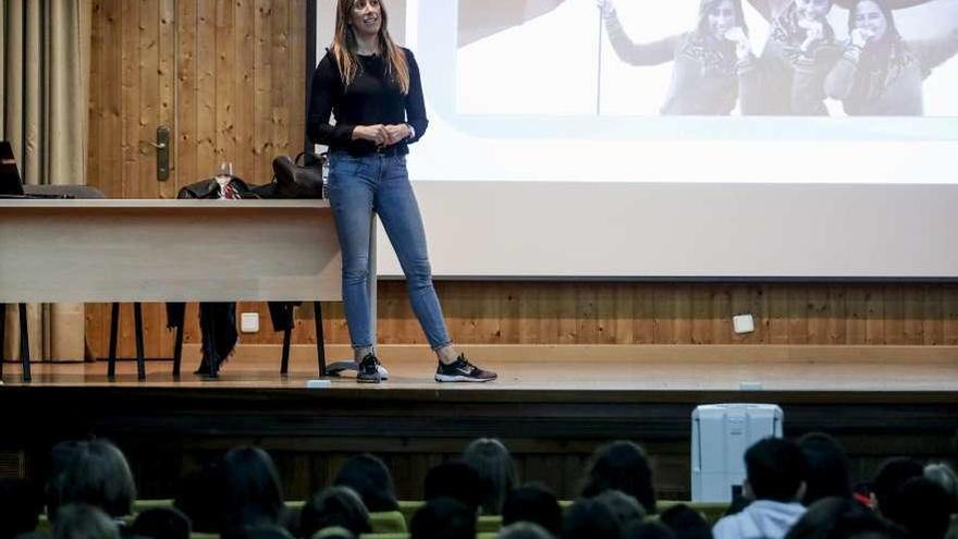 Ángela Pumariega, ayer, en el escenario del Santo Ángel.