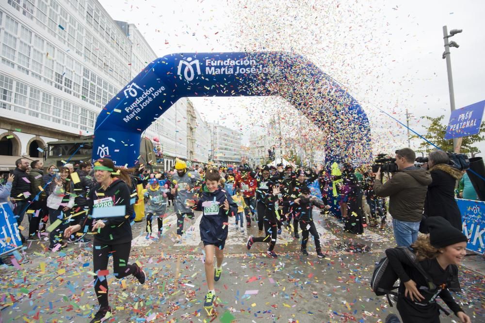 Más de 9.000 personas participan en la sexta Carrera ENKI en A Coruña.