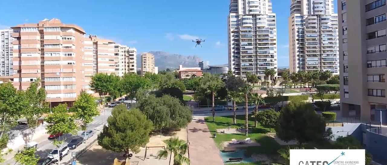 Un proyecto europeo testa en Benidorm el uso de drones para repartir mercancías