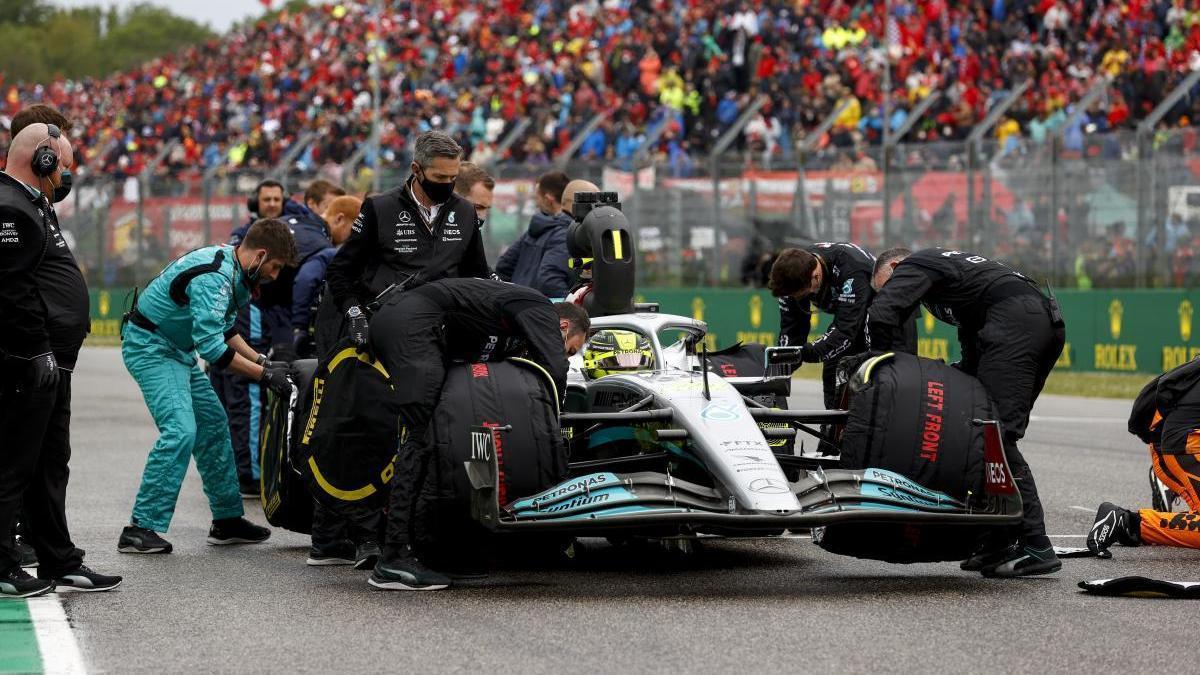 Lewis Hamilton acabó muy decepcionado tras lo sucedido en Imola.