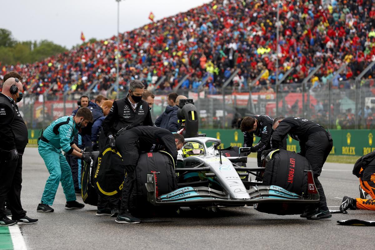 Lewis Hamilton acabó muy decepcionado tras lo sucedido en Imola.