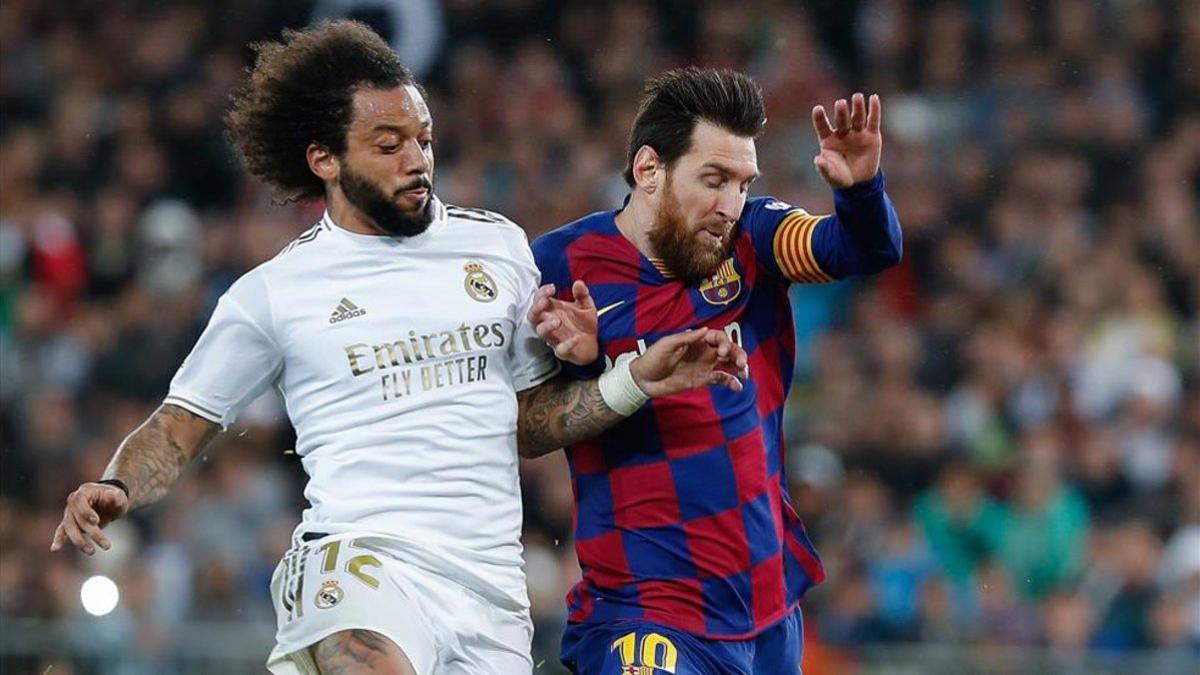 Messi y Marcelo en el clásico del fútbol español