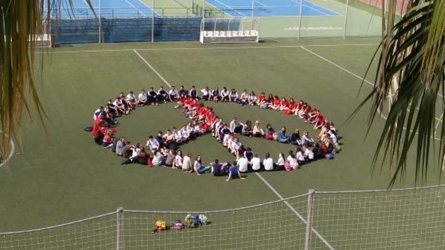 Alumnos de toda la Comunidad Valenciana, durante la jornada de ayer en Benidorm.