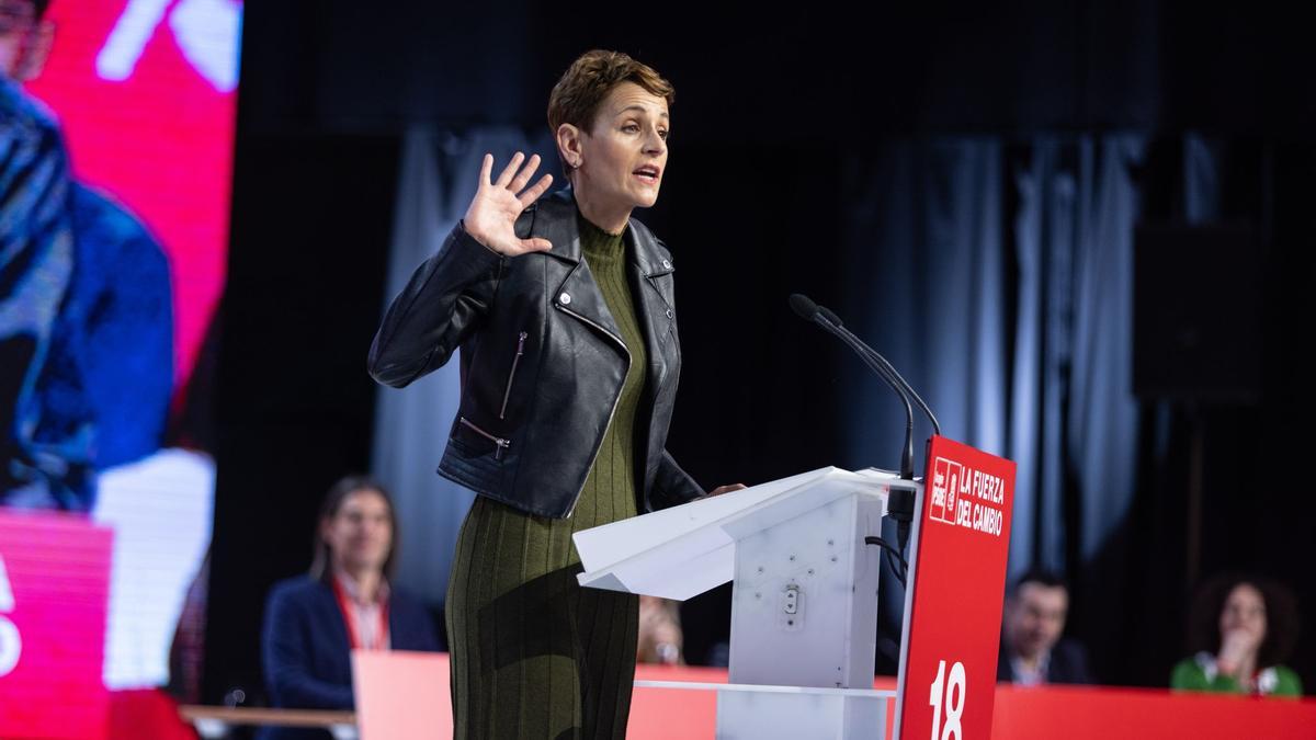 La presidenta de Navarra, María Chivite, durante su intervención en el Congreso del PSOE Aragón.