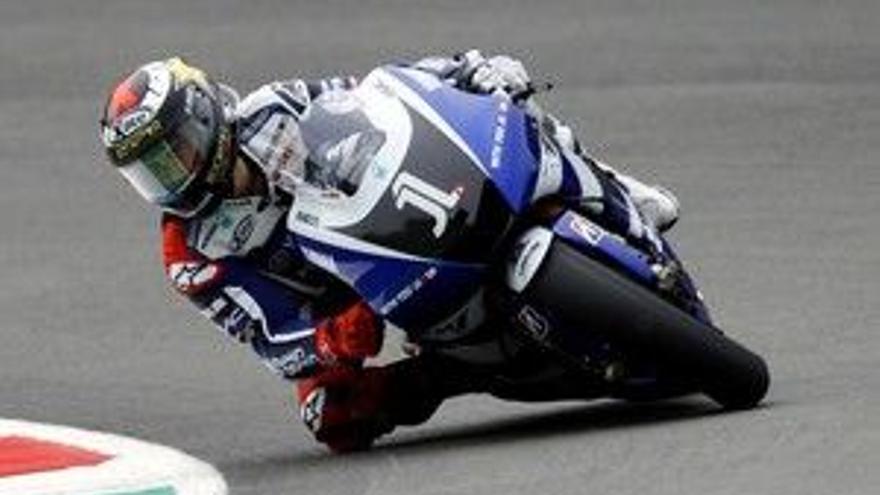 Lorenzo da el golpe en Mugello