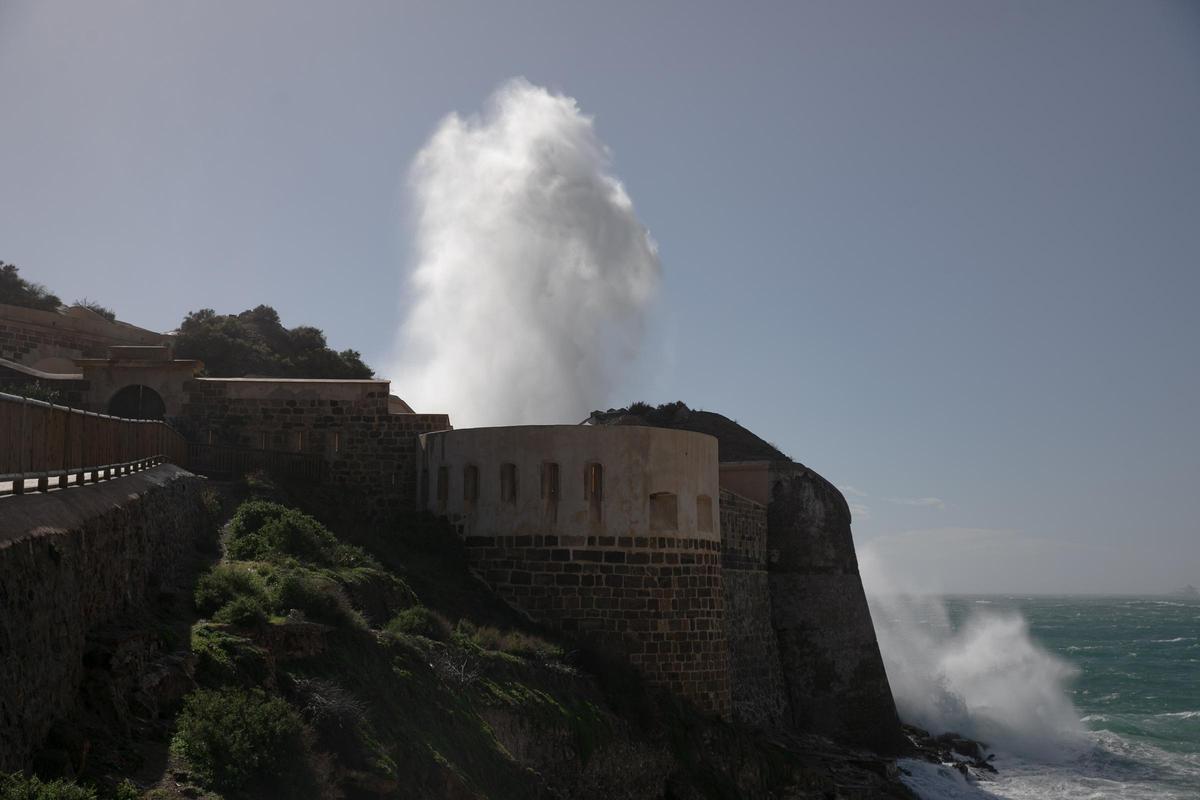 Durante los próximos días habrá viento huracanado y fuerte oleaje en la Región por la borrasca Nils